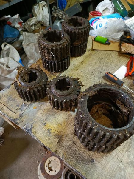 525-24-02 Шестерня п/хода Z=35,  1: 2 (525М-24)